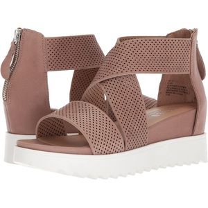 Steve Madden NC-Klein Wedge Sandal